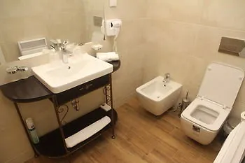 Garni Dum Hotel 3*